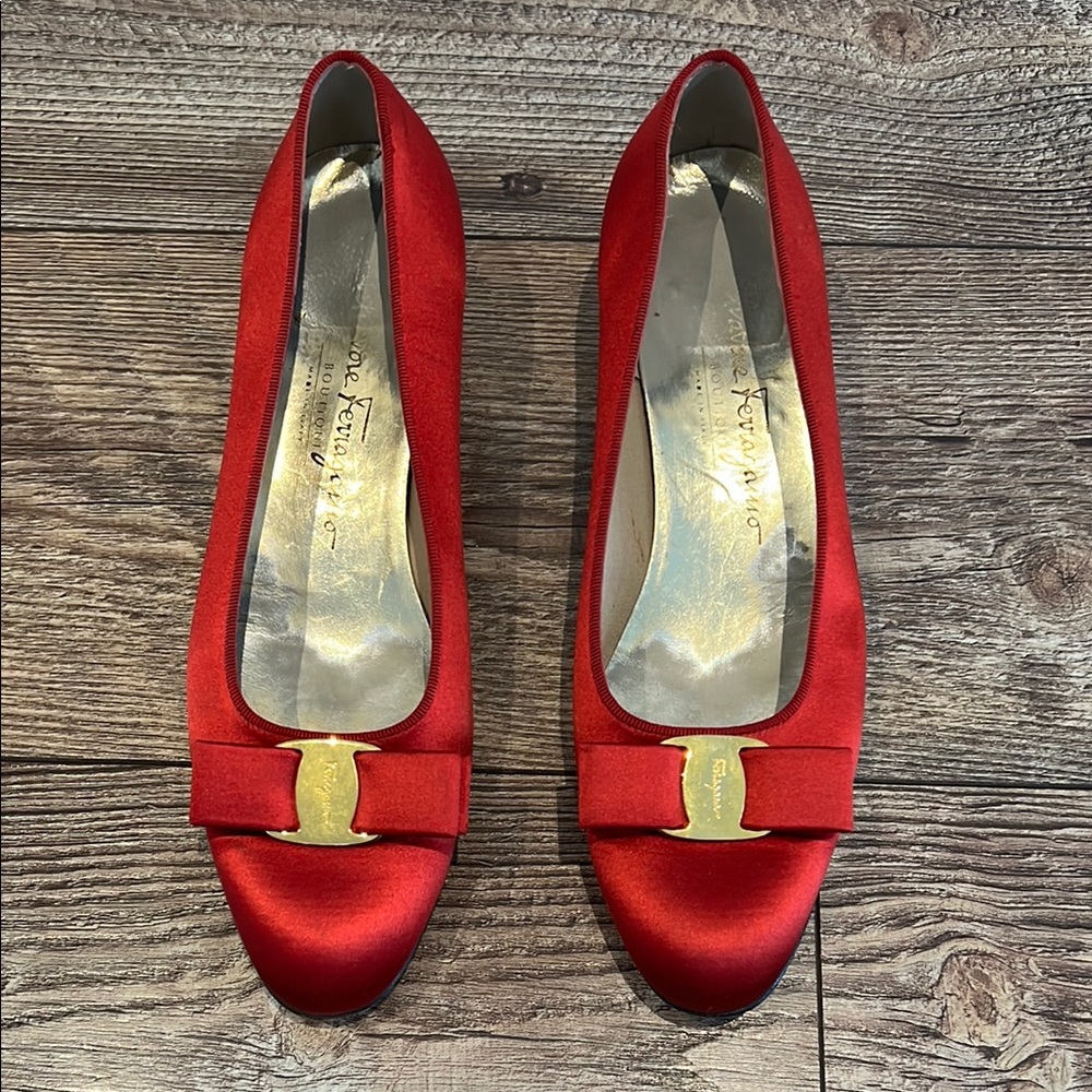 Salvatore Ferragamo Women's Red Satin Bow Heels